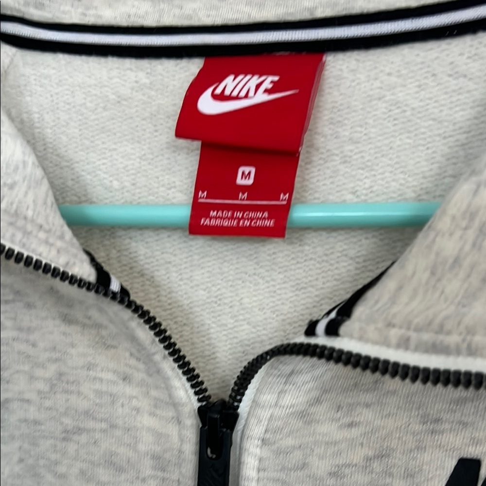 Women’s Nike Heathered Quarter-Zip Pullover - Picture 2 of 4